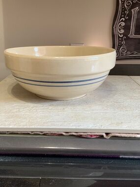 Large Marshall Pottery mixing Bowl 12 inches